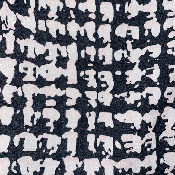 Karl Lagerfeld Paris Print Button Down Blouse, M - Picture 4 of 9